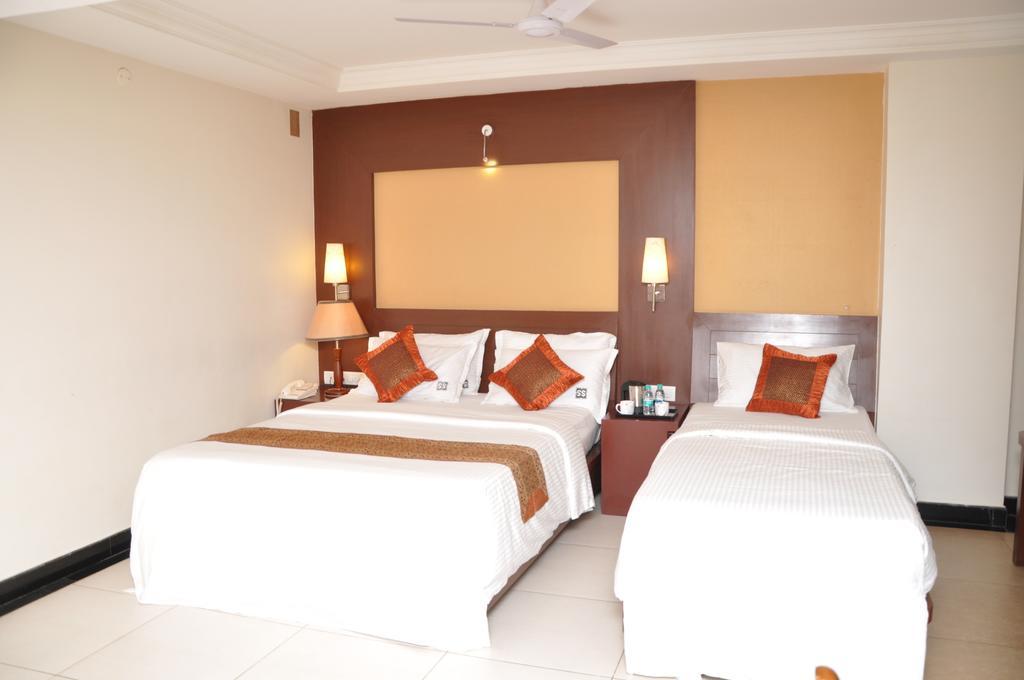 Hotel Shaans Tiruchirappalli Room photo