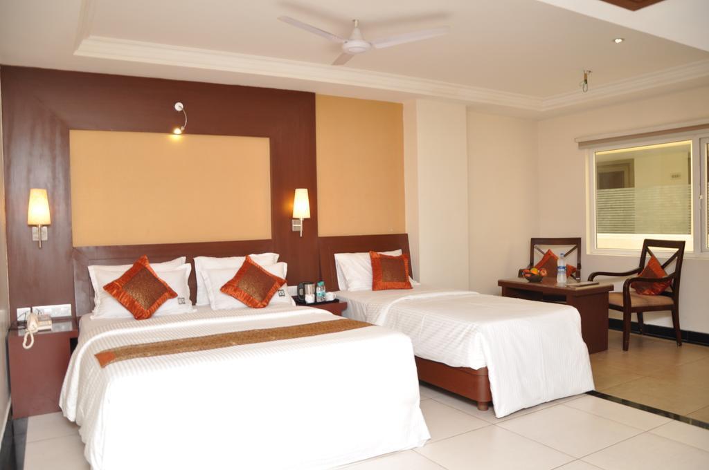Hotel Shaans Tiruchirappalli Room photo