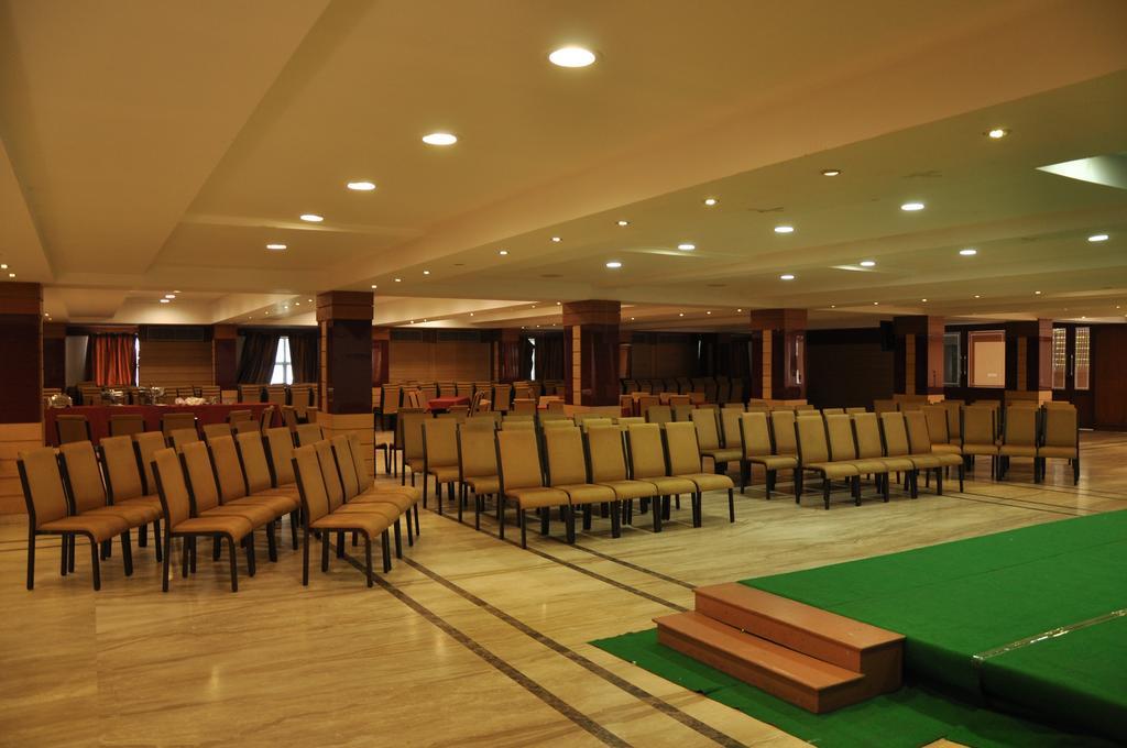 Hotel Shaans Tiruchirappalli Room photo