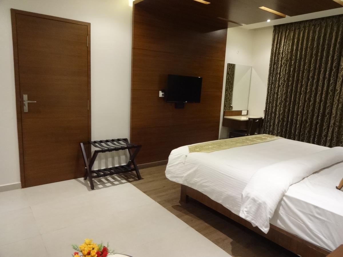 Hotel Shaans Tiruchirappalli Exterior photo